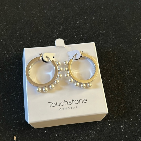 Make an impression earrings - Picture 1 of 3
